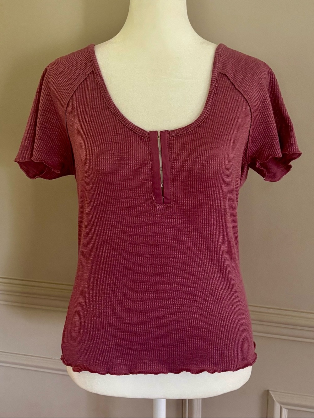 True Craft Short Sleeve Waffle Henley Top - nighttime mauve
